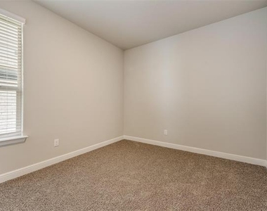 2441 Bellatrix Drive - Photo Thumbnail 13
