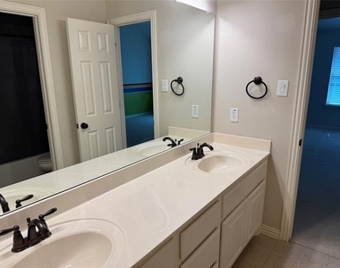 1405 Pitaya Drive - Photo Thumbnail 25