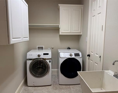 1405 Pitaya Drive - Photo Thumbnail 16