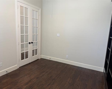 1405 Pitaya Drive - Photo Thumbnail 3