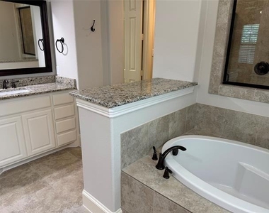 1405 Pitaya Drive - Photo Thumbnail 13