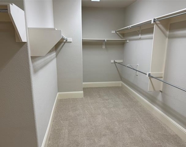 1405 Pitaya Drive - Photo Thumbnail 15