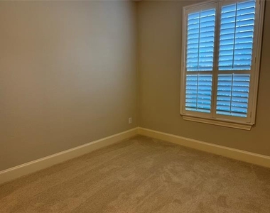1405 Pitaya Drive - Photo Thumbnail 17