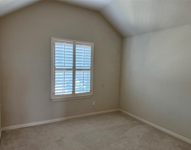 1405 Pitaya Drive - Photo Thumbnail 20