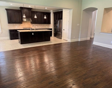 1405 Pitaya Drive - Photo Thumbnail 8