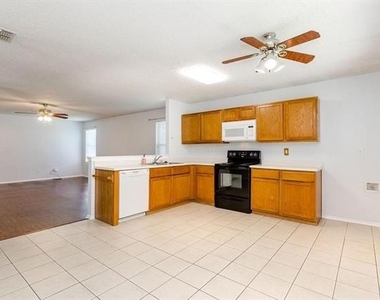 4606 Green Meadow Drive - Photo Thumbnail 8