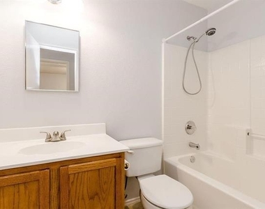 4606 Green Meadow Drive - Photo Thumbnail 16