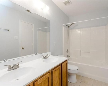 4606 Green Meadow Drive - Photo Thumbnail 18