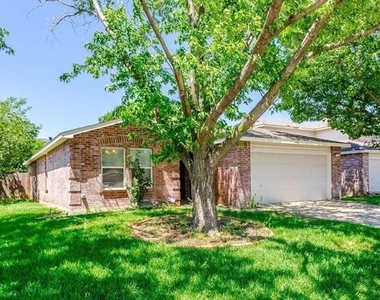 4606 Green Meadow Drive - Photo Thumbnail 2