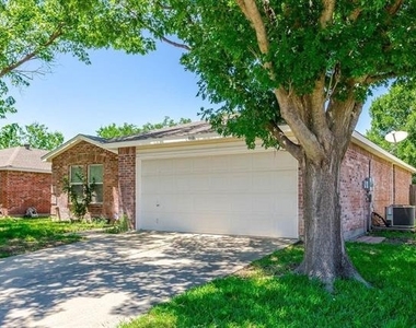 4606 Green Meadow Drive - Photo Thumbnail 3