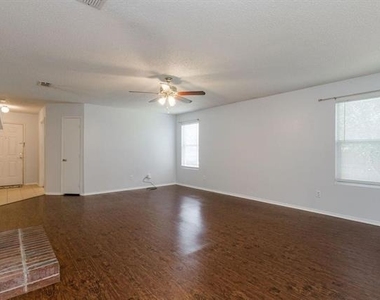 4606 Green Meadow Drive - Photo Thumbnail 11