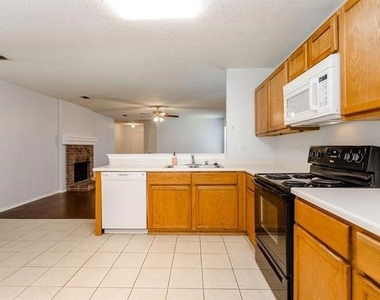 4606 Green Meadow Drive - Photo Thumbnail 6