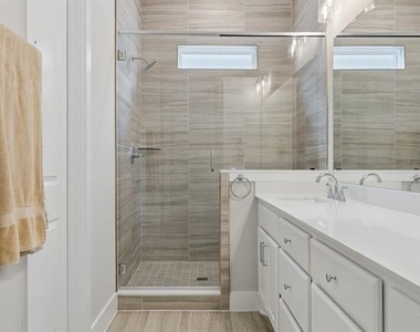 4416 Burge Avenue - Photo Thumbnail 17
