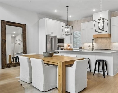 4416 Burge Avenue - Photo Thumbnail 8