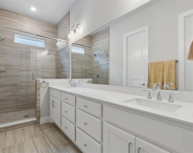 4416 Burge Avenue - Photo Thumbnail 16