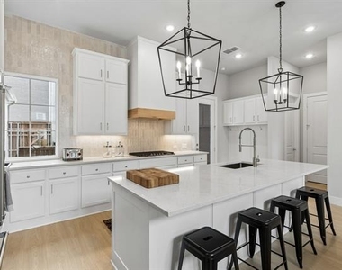 4416 Burge Avenue - Photo Thumbnail 10