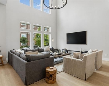 4416 Burge Avenue - Photo Thumbnail 5