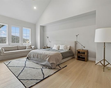 4416 Burge Avenue - Photo Thumbnail 14
