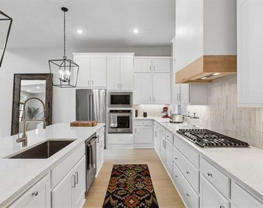 4416 Burge Avenue - Photo Thumbnail 11