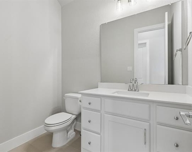 4416 Burge Avenue - Photo Thumbnail 13