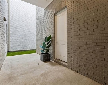 4416 Burge Avenue - Photo Thumbnail 22