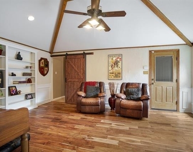 6423 Redpine Road - Photo Thumbnail 4