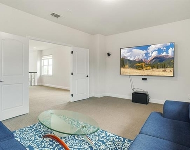2404 Palmetto Way - Photo Thumbnail 31