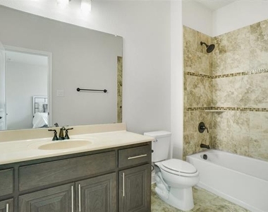 2404 Palmetto Way - Photo Thumbnail 26