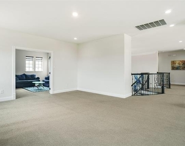 2404 Palmetto Way - Photo Thumbnail 30