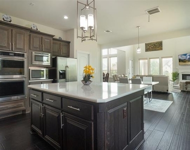 2404 Palmetto Way - Photo Thumbnail 13