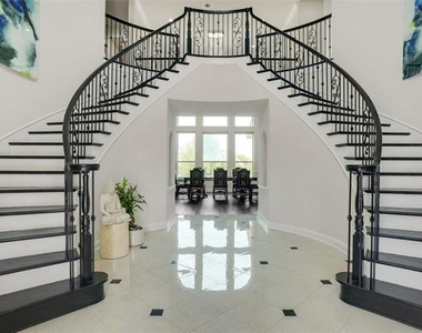 2404 Palmetto Way - Photo Thumbnail 4