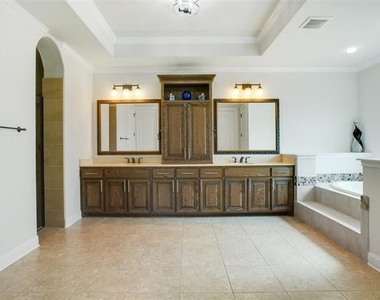 2404 Palmetto Way - Photo Thumbnail 16