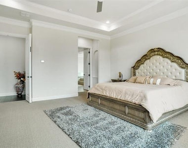 2404 Palmetto Way - Photo Thumbnail 15