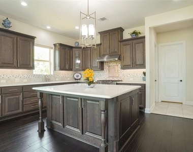 2404 Palmetto Way - Photo Thumbnail 11