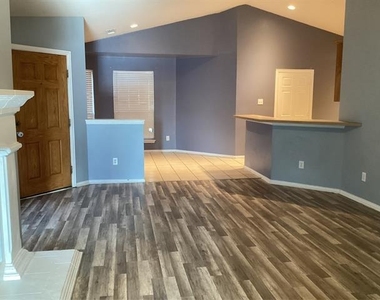 11912 Porcupine Drive - Photo Thumbnail 4