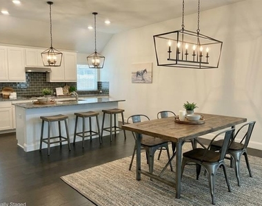 518 Overton Avenue - Photo Thumbnail 2