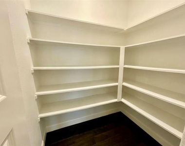518 Overton Avenue - Photo Thumbnail 8