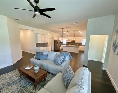 518 Overton Avenue - Photo Thumbnail 3