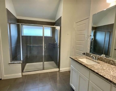 518 Overton Avenue - Photo Thumbnail 7