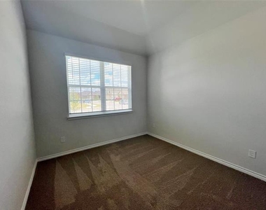 5021 Chital Drive - Photo Thumbnail 17