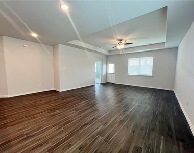 5021 Chital Drive - Photo Thumbnail 3