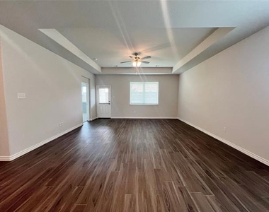 5021 Chital Drive - Photo Thumbnail 4