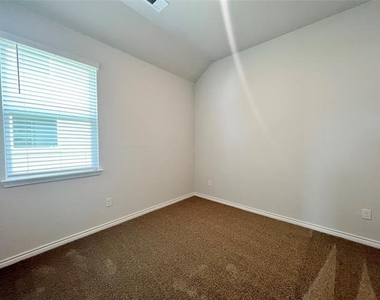 5021 Chital Drive - Photo Thumbnail 18