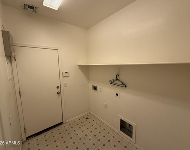 6926 S 37th Glen - Photo Thumbnail 27