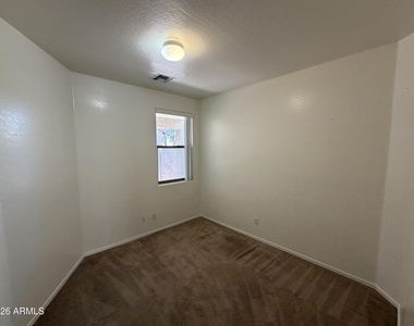 6926 S 37th Glen - Photo Thumbnail 21