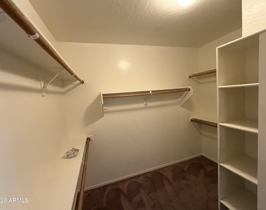 6926 S 37th Glen - Photo Thumbnail 20