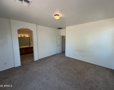 6926 S 37th Glen - Photo Thumbnail 15