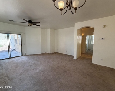 6926 S 37th Glen - Photo Thumbnail 10