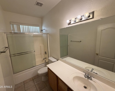 6926 S 37th Glen - Photo Thumbnail 19
