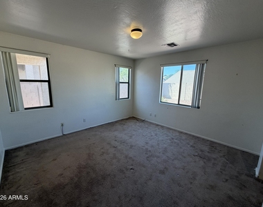 6926 S 37th Glen - Photo Thumbnail 16